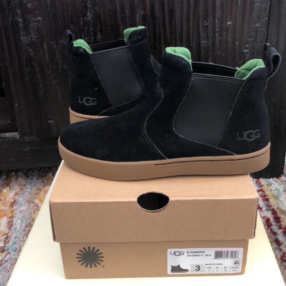New kids UGG black suede Hamden slip on boot